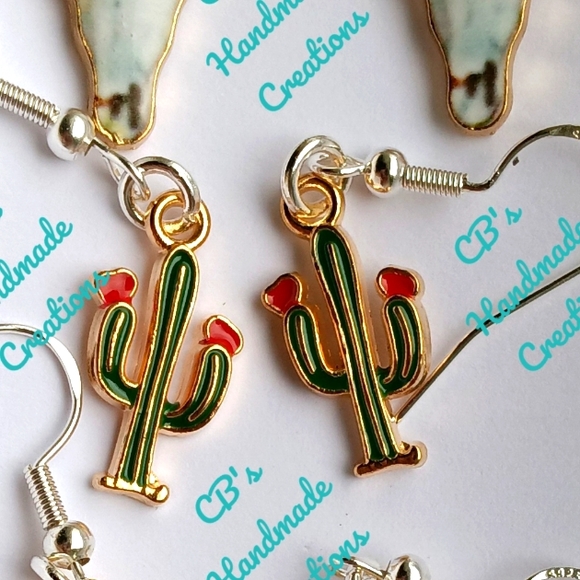 Cow Head Earrings - Picture 3 of 4